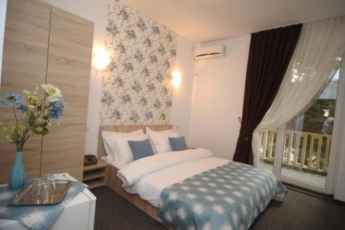 Hotel Pinguin – Eforie Nord, CA