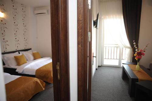 Hotel Pinguin – Eforie Nord, CA