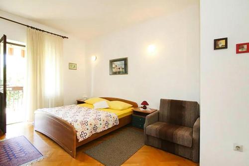  Apartments im Haus MAGINJA Petrcane - CDN021022-EYB in Petrčane
