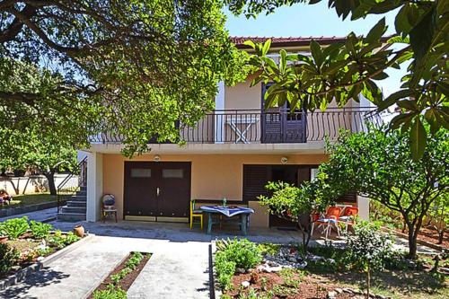  Apartments im Haus MAGINJA Petrcane - CDN021022-CYC in Petrčane
