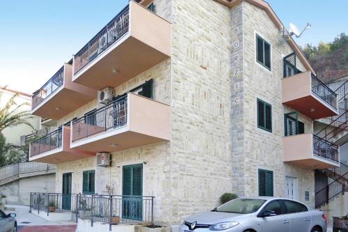  Apartments im Haus Nemo Omis - CDM05038-CYA in 21310 Omiš