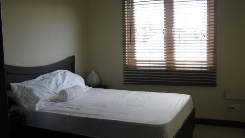 Modern apartment near the long beach of Flic en Flac close to all amenities.