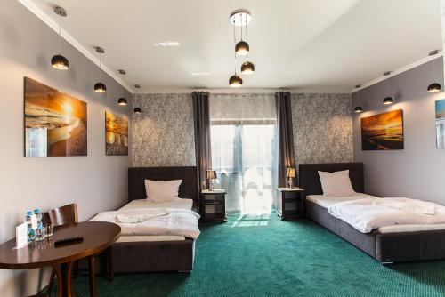 2 twin beds