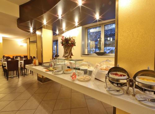 Best Western City Hotel - image 12