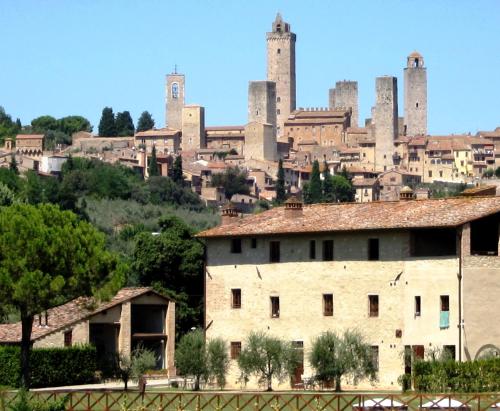  Fattoria Abbazia Monte Oliveto, Pension in San Gimignano