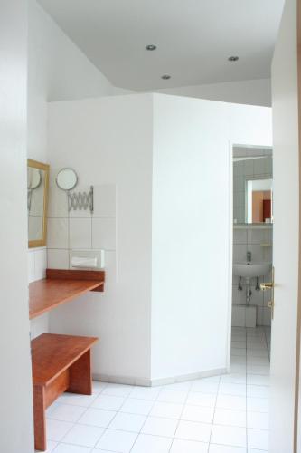Standard Triple Room image 5