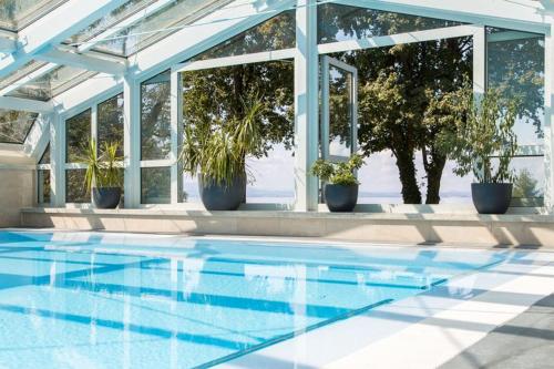 Swimming pool, Hotel-Restaurant Schwedi in Langenargen