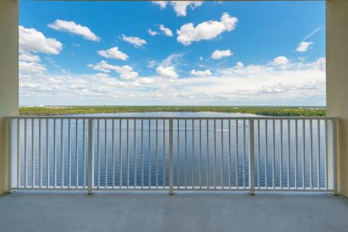 Beautiful Apartment close to Disney, fully equipped Amazing lake views in Orlando, USA