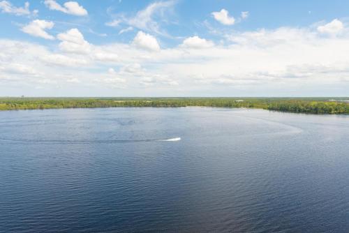 Beautiful Apartment close to Disney, fully equipped Amazing lake views