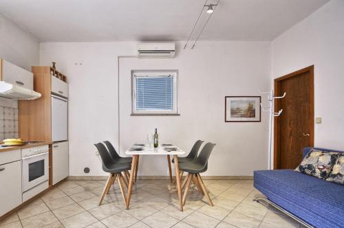 Apartment - Ground Floor room in Apartments Picco