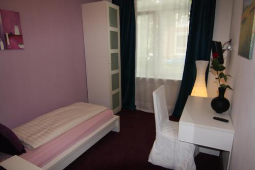 Economy Single Room image 8