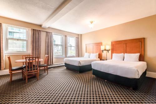 The Sylvia Hotel near Lion's Gate Bridge