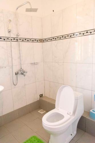 Standard Double Room image 6