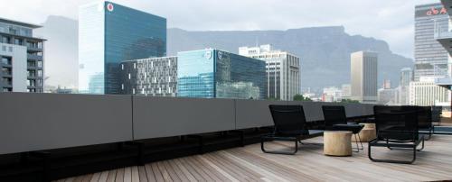 Luxury Onyx Penthouse with Sea Mountain Views by CTICC Cape Town