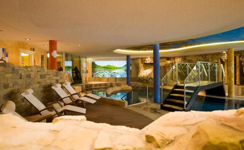 Swimming pool, BelArosa Suiten & Wellness in Arosa