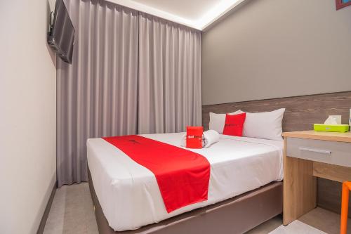Deluxe Room image 6