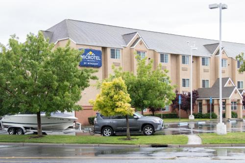 Microtel Inn & Suites Lodi