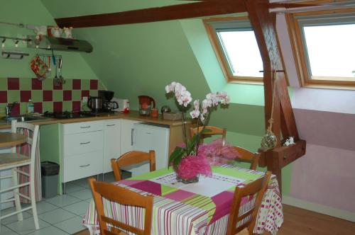 廚房, 吉特勒斯克切理科斯酒店 (Gite Les Coquelicots) in 弗蘭科爾