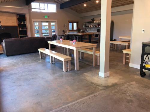 Eastside Guesthouse and Bivy Eastside Guesthouse and Bivy