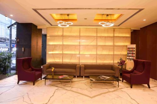 Hotel Suncity Apollo near Colaba Causeway