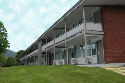 Fort William Henry Hotel in Lake George, USA