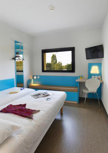 2 twin beds