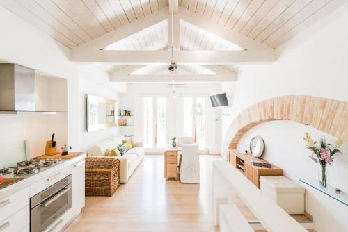  Wonderful Apartment in the City Centre - Big Terrace & WiFi in Cagliari