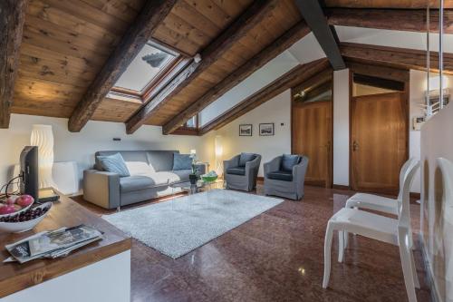 Ca' Del Monastero 9 Collection Spacious Apartment up to 5 Guests - image 5
