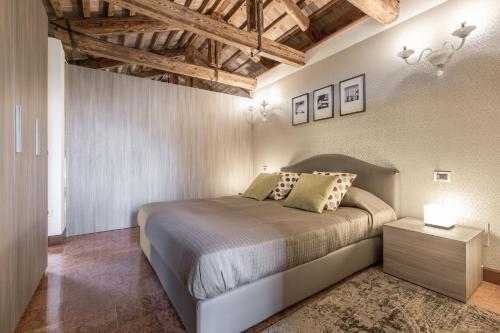 Ca' del Monastero 7 Collection Bright Apartment with Terrace - image 2