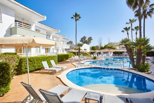 Universal Aparthotel Elisa - image 11