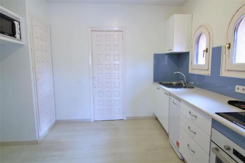 Four-Bedroom Villa image 6