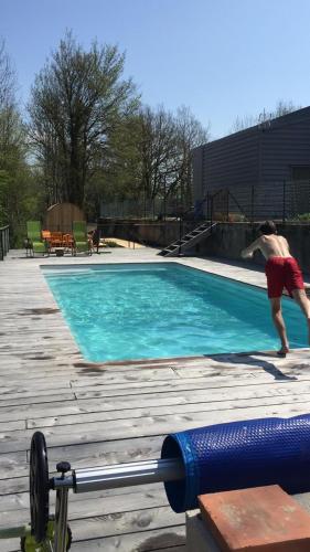 Workshop with shared pool for 2-6 in Semur en Auxois, Burgundy
