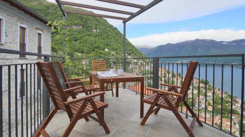  La Terrazza di Casarico, Pension in Moltrasio