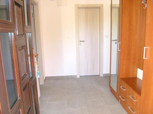 Apartment with Garden View image 8