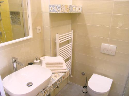 Apartment with Garden View image 10