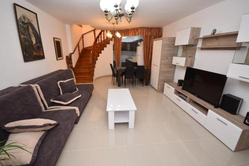 House by The Sea in Lepetane