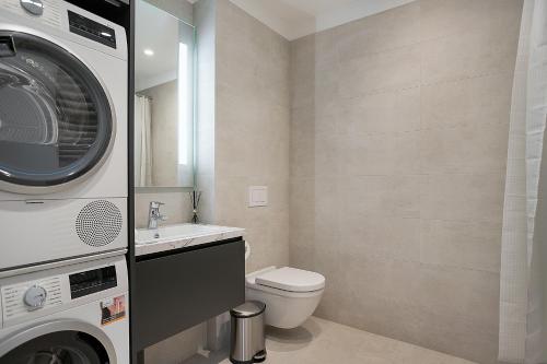 Two-Bedroom Apartment with Balcony image 3