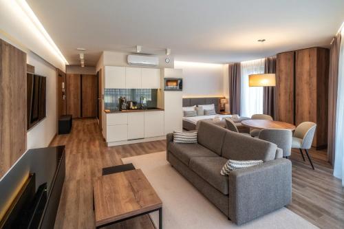 2 bedrooms, 3 beds