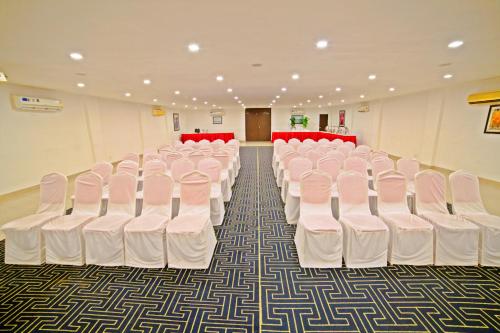 Hotel Clarks Collection Bhavnagar