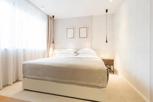 Envoy Hotel - image 11