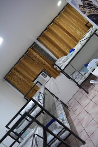 Barakada Budget Room