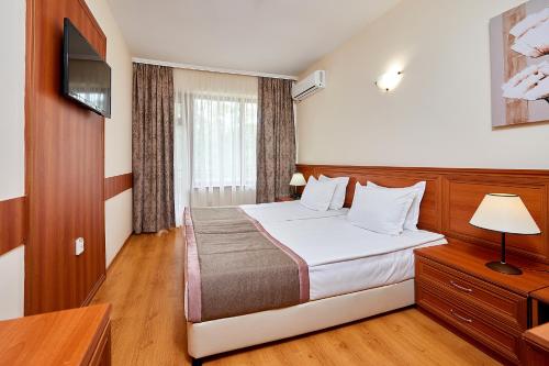 Hotel Venus – Sunny Beach, WY