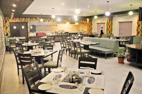 レストラン, Hotel Clarks Collection Bhavnagar in バーウナガル