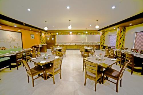 Hotel Clarks Collection Bhavnagar