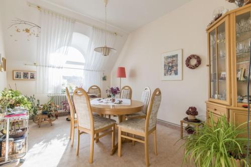 5837 Private Room - image 2