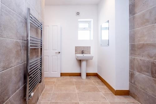 Birch – Three Tuns Apartments - image 4