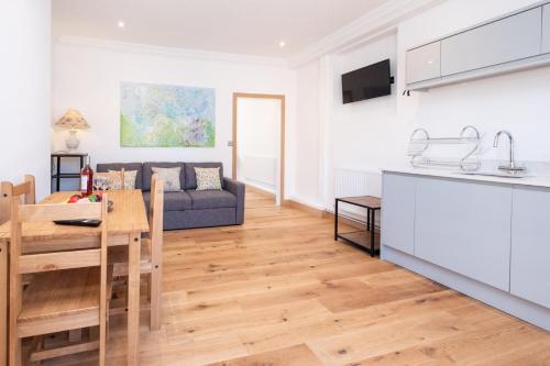 Birch – Three Tuns Apartments - image 12