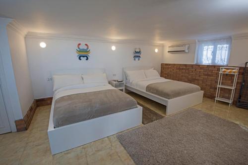 One Bedroom Chalet managed by Lilly Homes 3