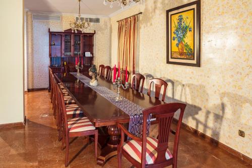  Villa Grande del Aljarafe in Villanueva del Ariscal
