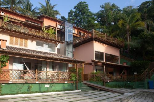 Casas em Ilhabela com Linda vista, em Vila Paulino, casas Colibri e Tucano, praia Itaguaçu